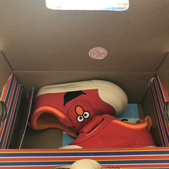 Elmo toms baby size 4 shoes - Picture 3 of 3